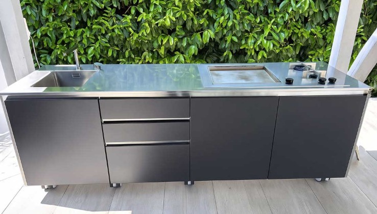 Dettaglio frontale cucina outdoor